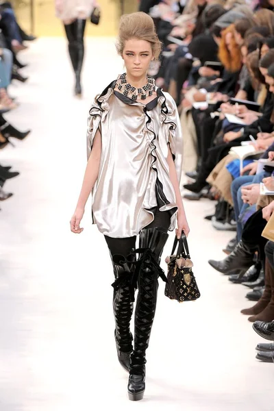 Look 22